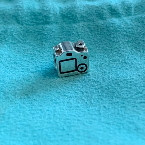 PANDORA | Camera Charm - Picture 3 of 5